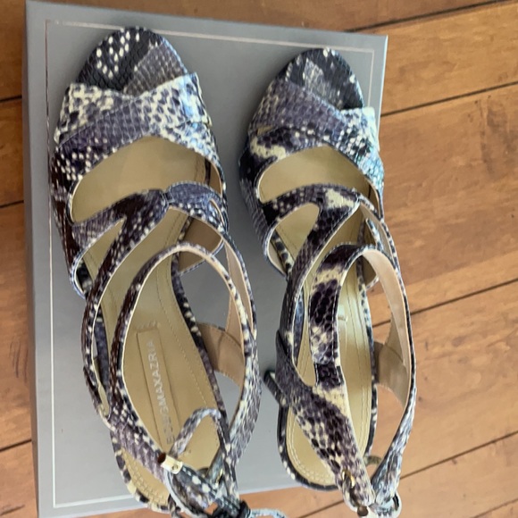 BCBG Snake print heels - Picture 2 of 9